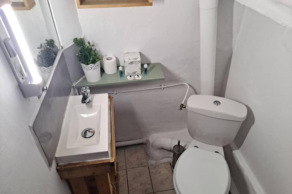 Appartement Studio à 10 min à pied Notre-Dame de la Garde à Marseille Extérieur photo