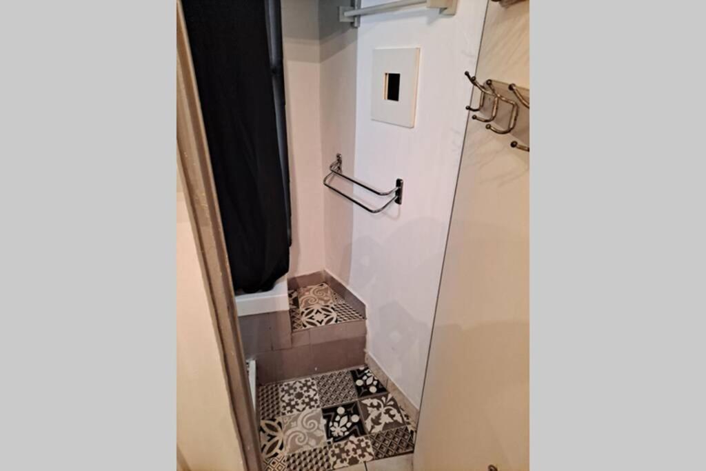 Appartement Studio à 10 min à pied Notre-Dame de la Garde à Marseille Extérieur photo
